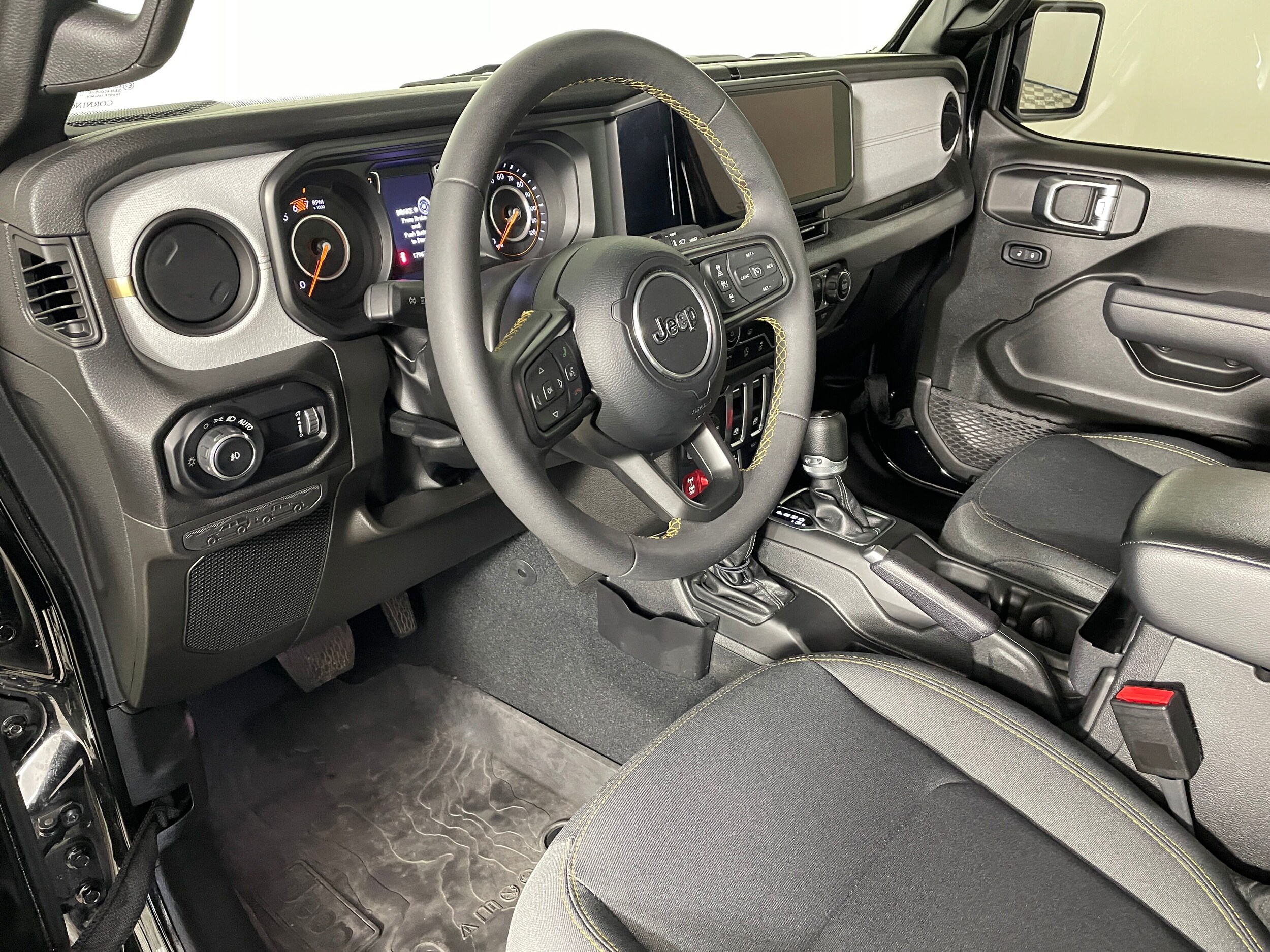 2024 Jeep Wrangler Sport Willys photo 3