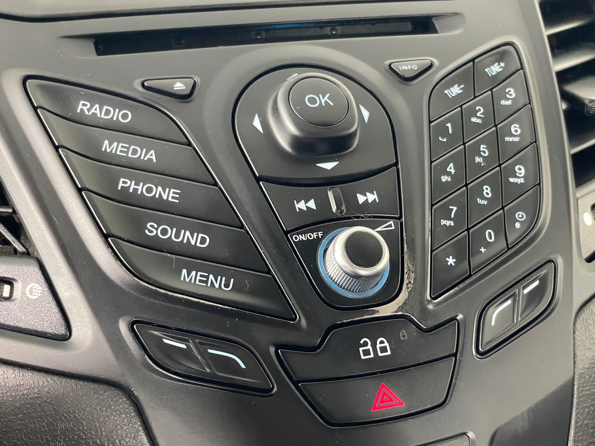 2014 Ford Fiesta SE photo 3