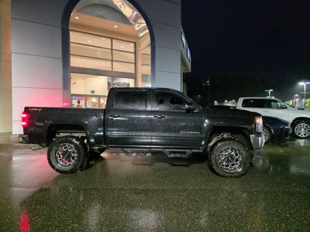 Used 2018 Chevrolet Silverado 1500 LT Truck Crew Cab