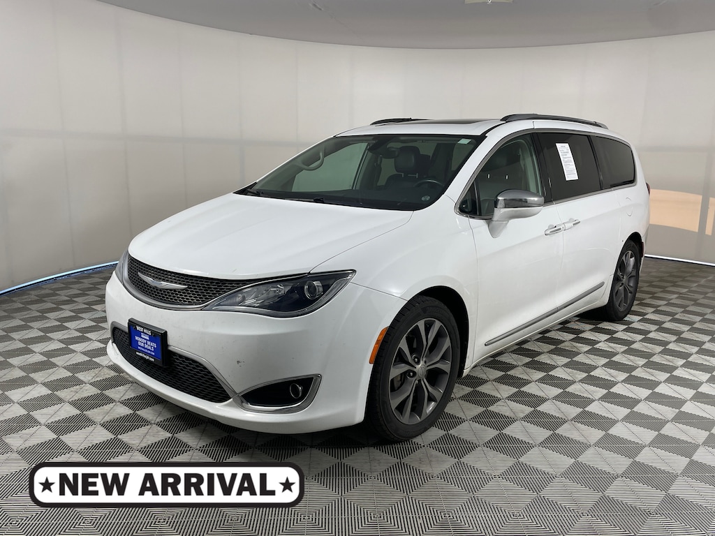 Used 2017 Chrysler Pacifica Limited Van
