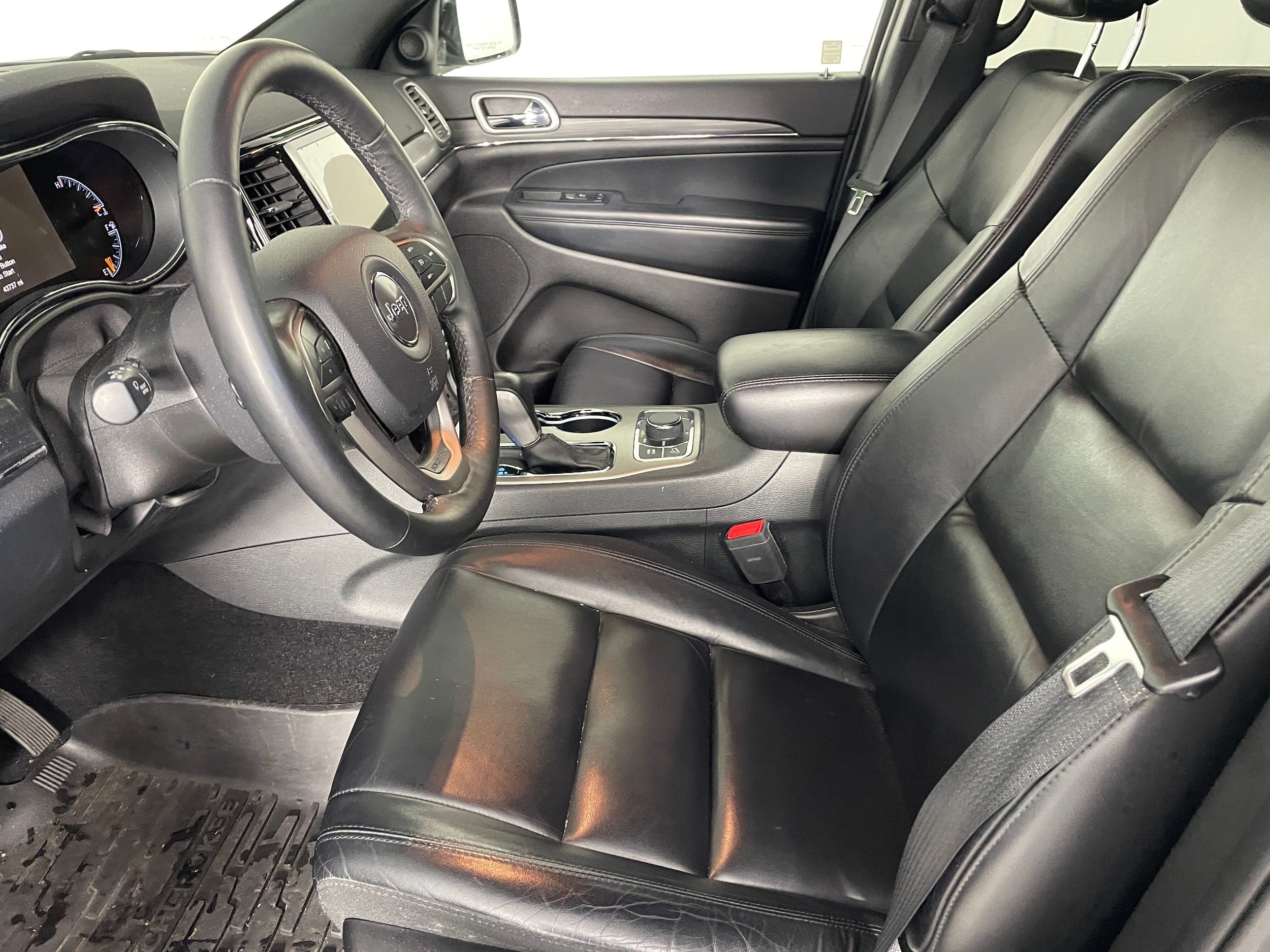 2019 Jeep Grand Cherokee Limited photo 2