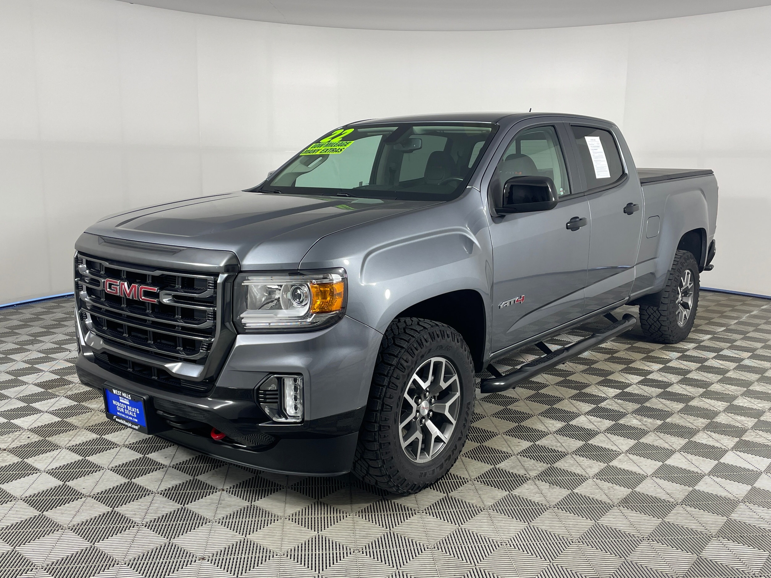 2022 GMC Canyon 4WD AT4 Crew Cab Short Box (Cloth)'s photo
