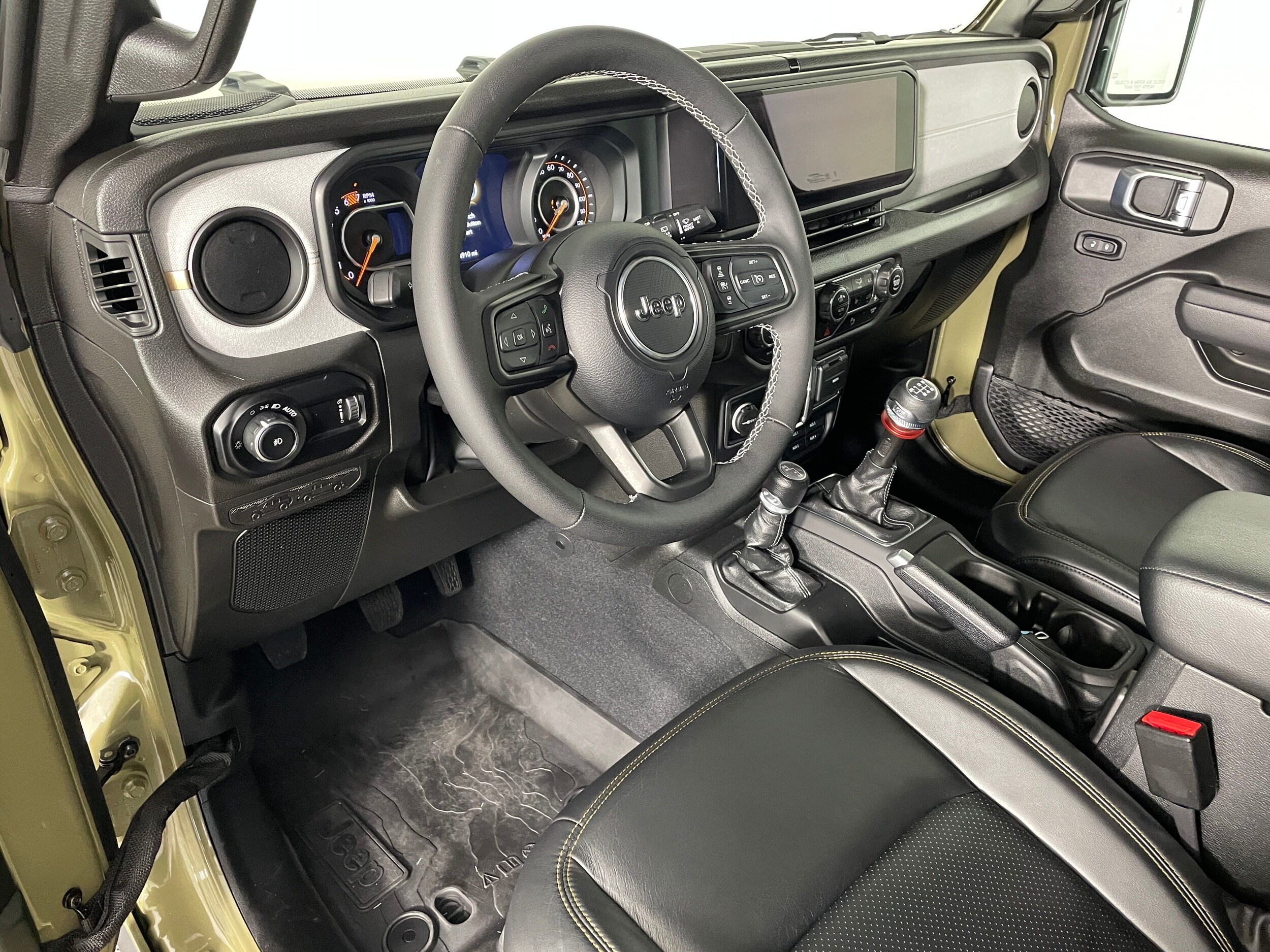 2025 Jeep Wrangler Sport Willys photo 3