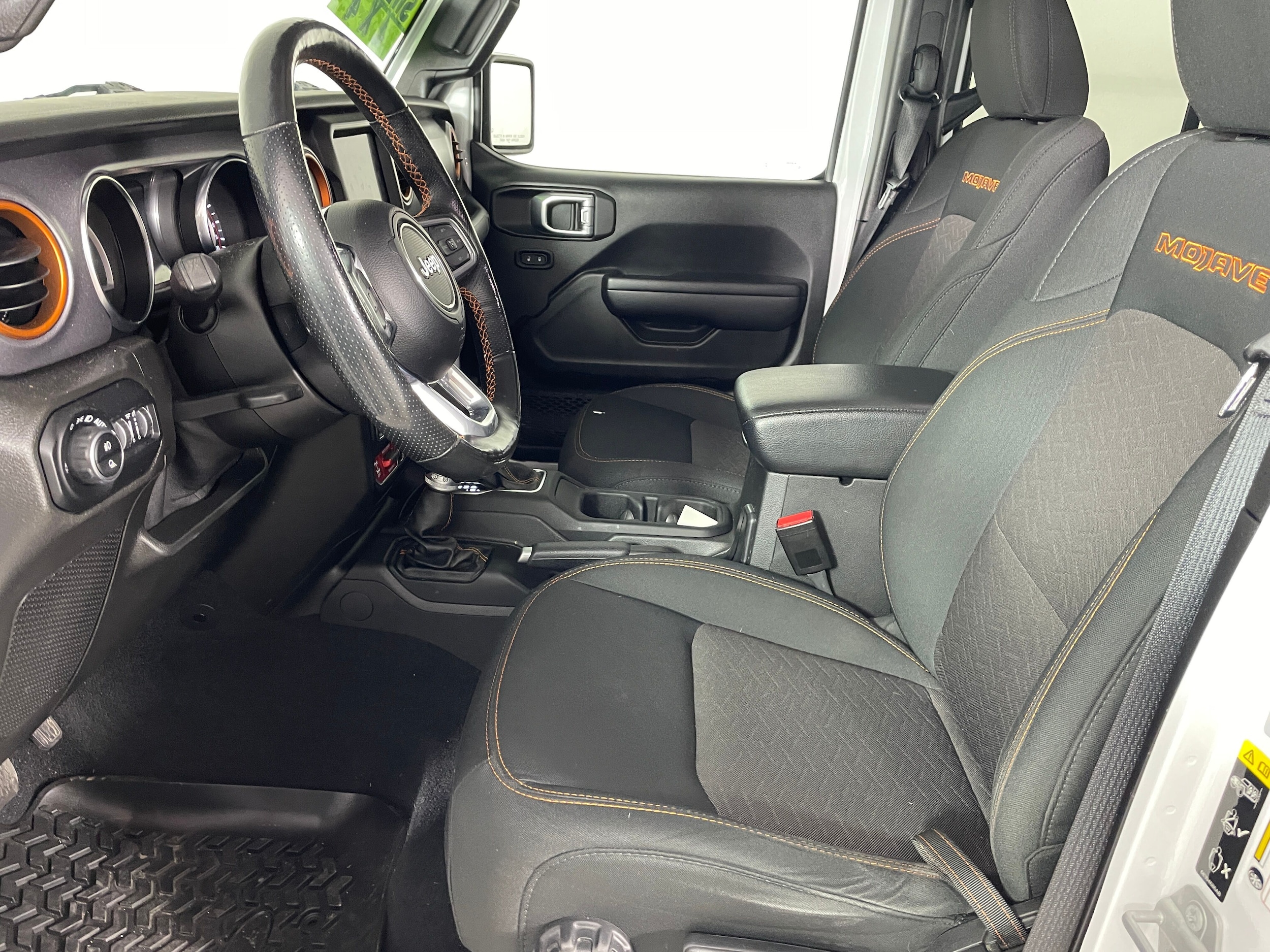 2021 Jeep Gladiator Mojave photo 2