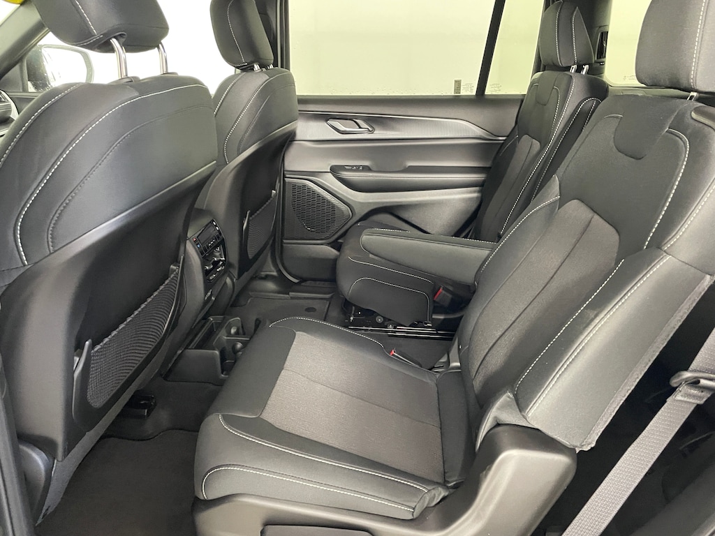 New 2025 Jeep Grand Cherokee L LAREDO X 4X4 Sport Utility