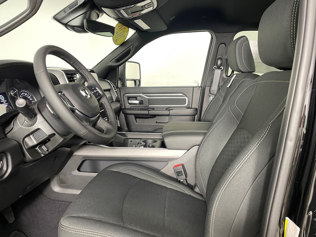 New 2026 Ram 2500 BIG HORN CREW CAB 4X4 6'4 BOX Pickup