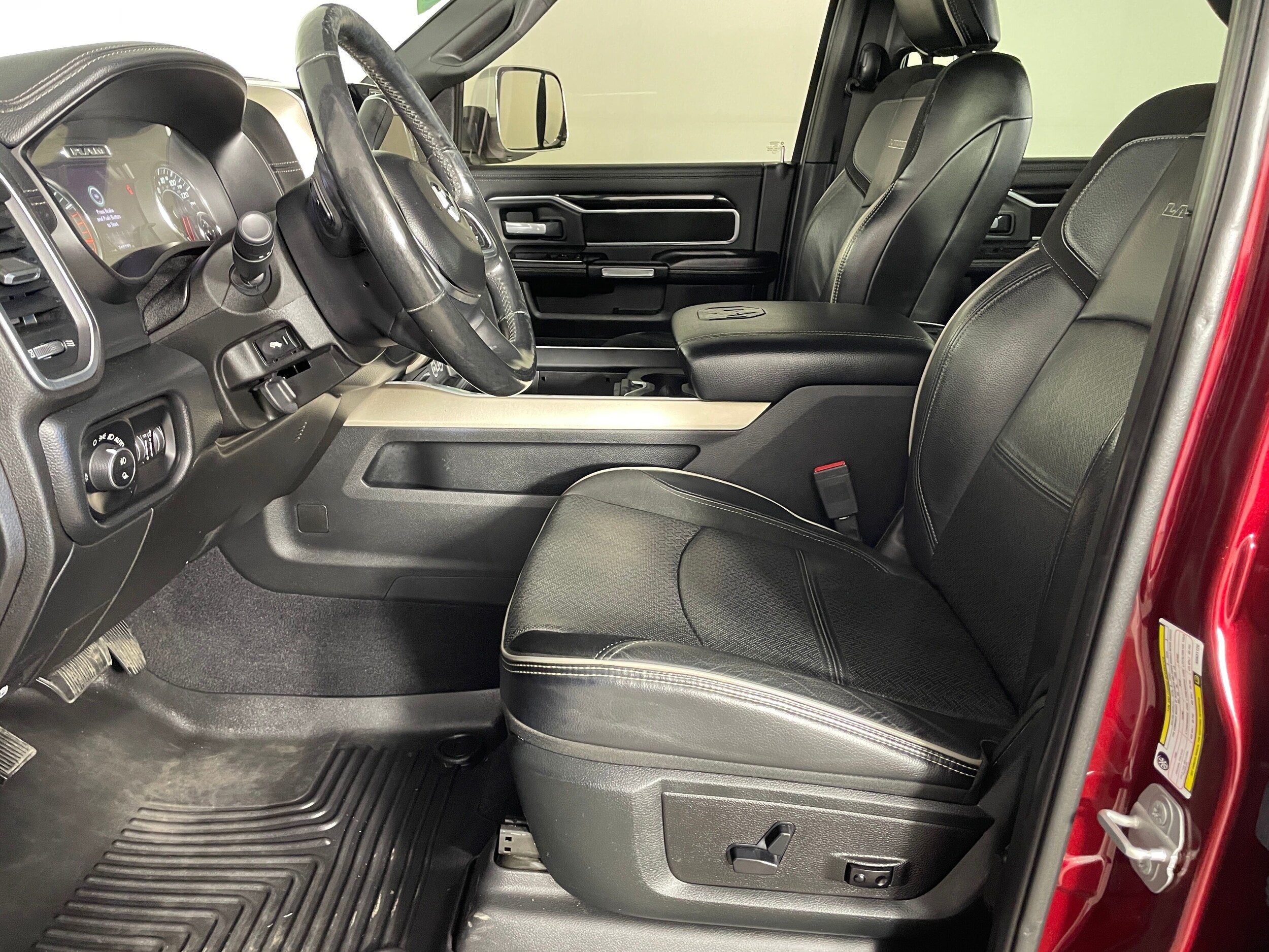 2019 Ram 2500 Laramie photo 2