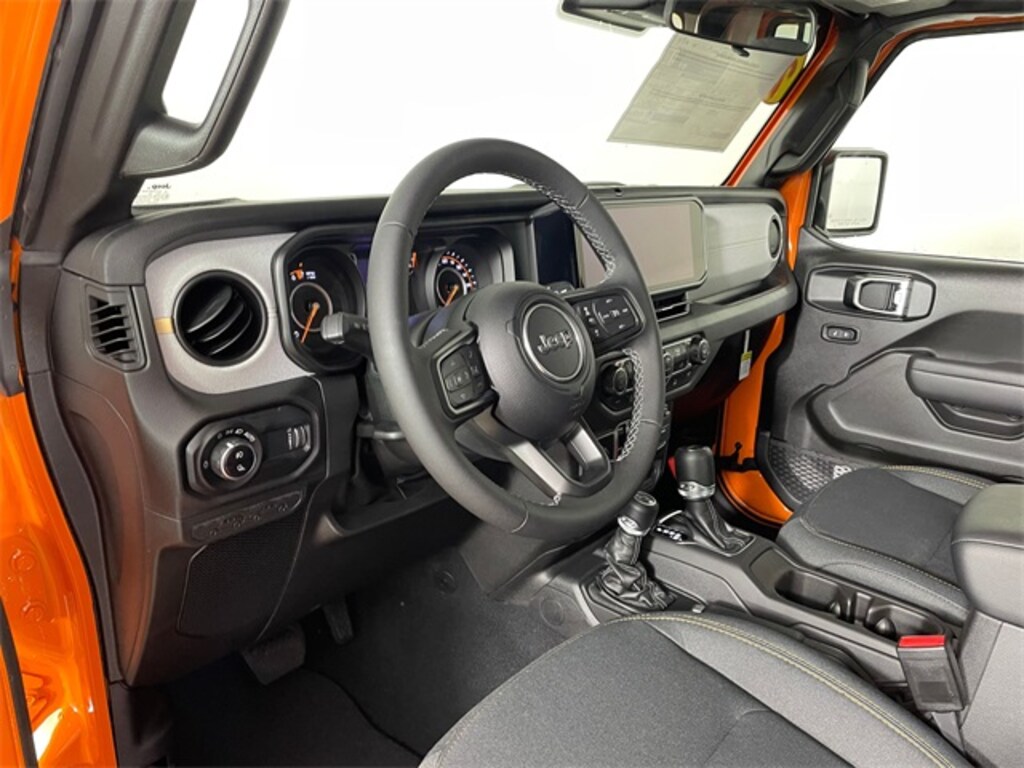 New 2025 Jeep Gladiator SPORT S 4X4 Pickup