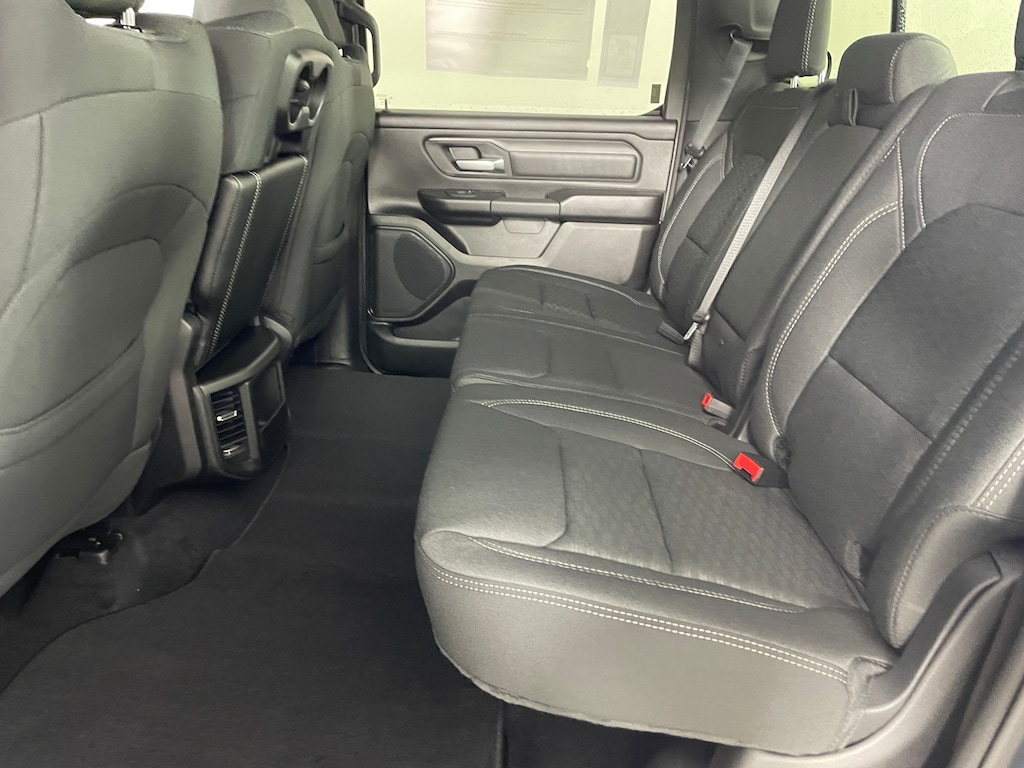 New 2026 Ram 1500 TRADESMAN CREW CAB 4X4 5'7 BOX Pickup