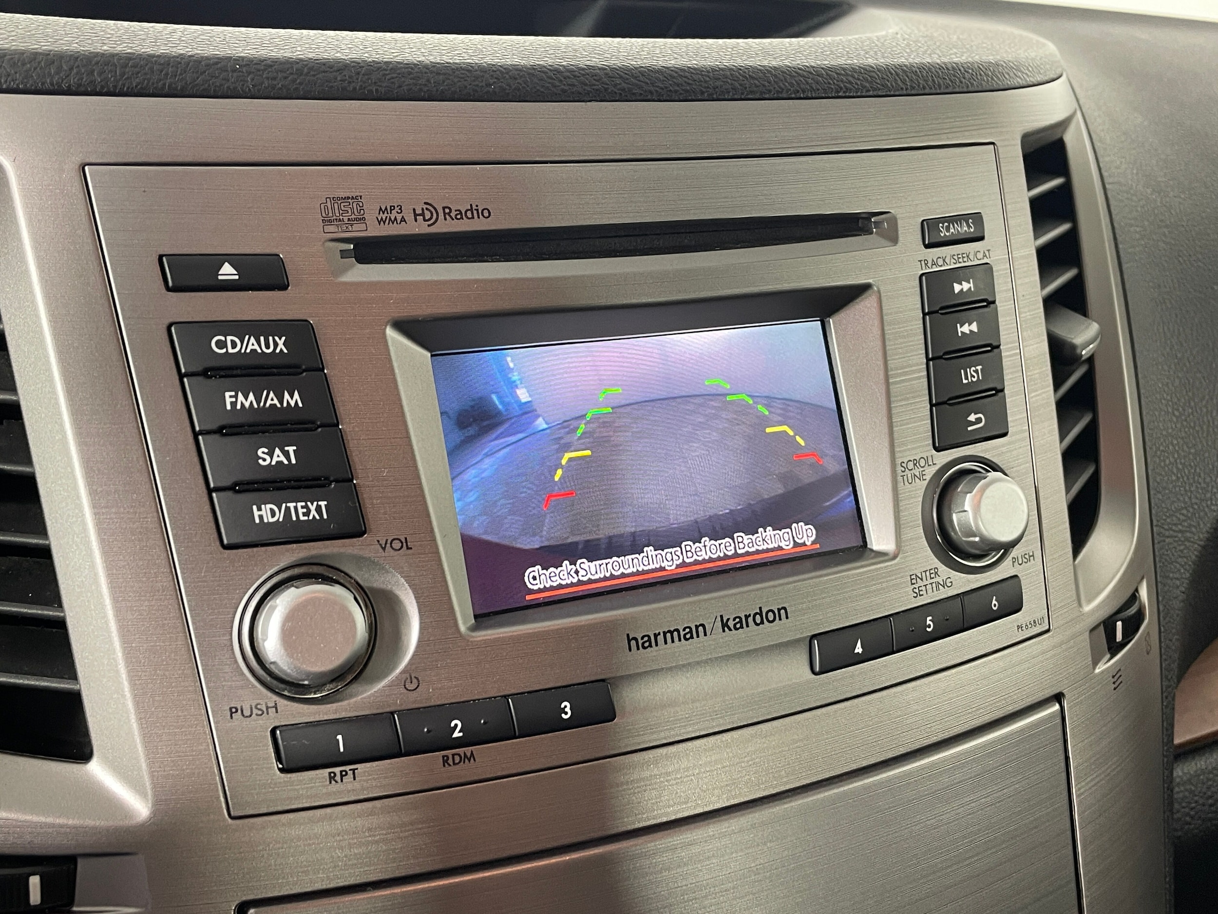 2013 Subaru Outback 2.5i Limited (CVT) photo 3