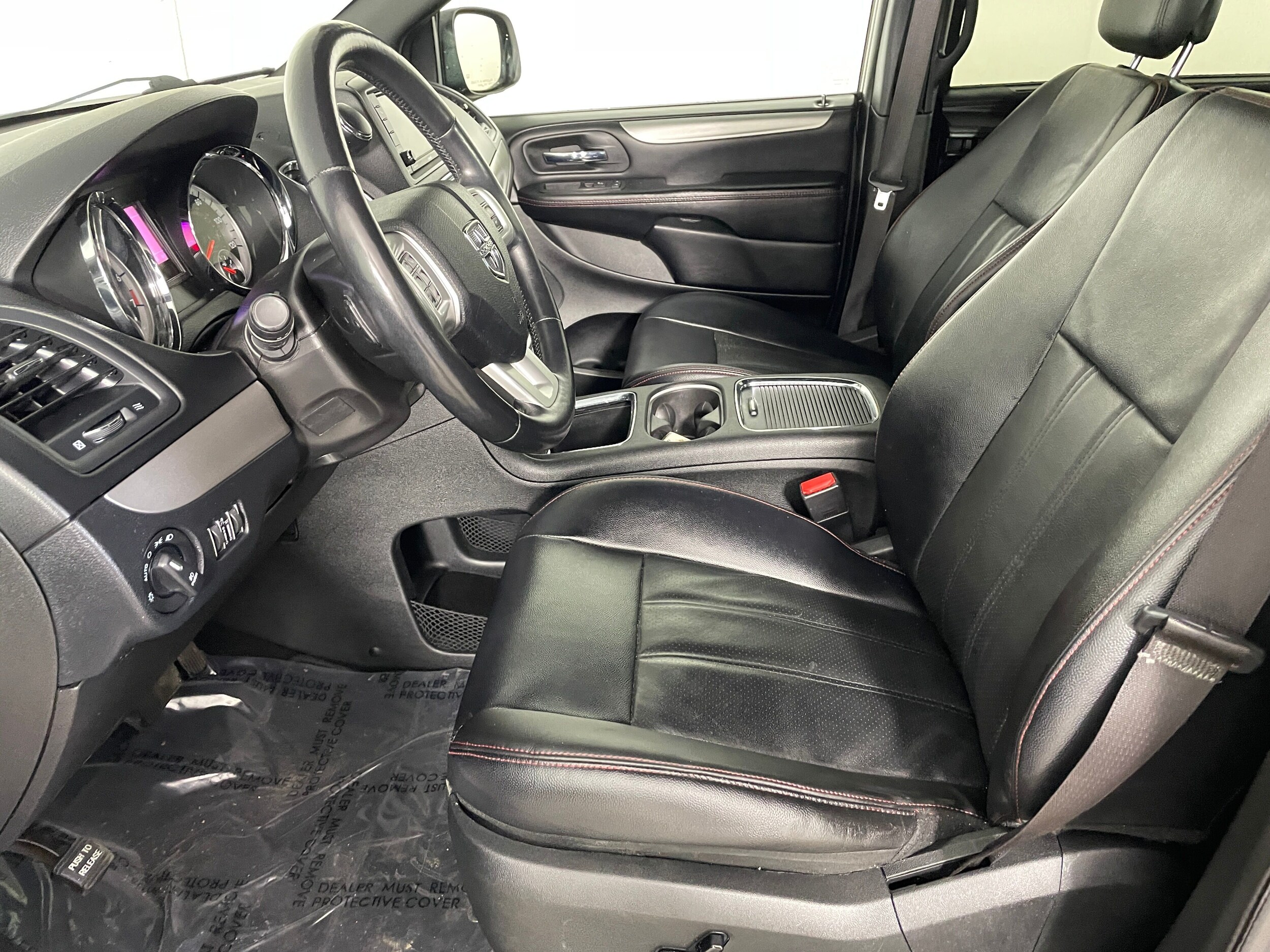 2017 Dodge Grand Caravan GT photo 2