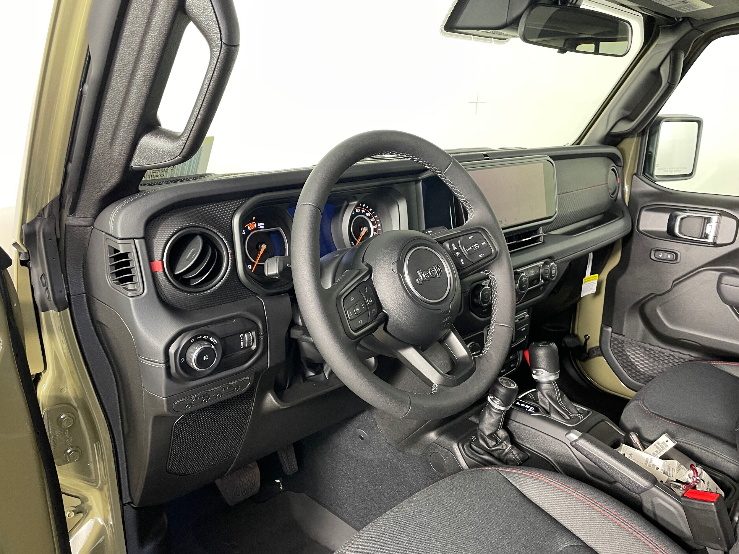 2025 Jeep Wrangler Rubicon photo 2