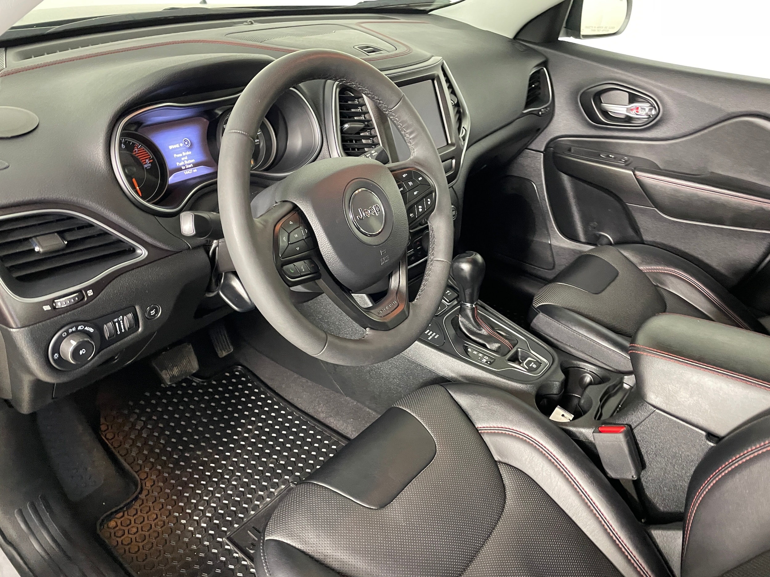 2022 Jeep Cherokee Trailhawk photo 3