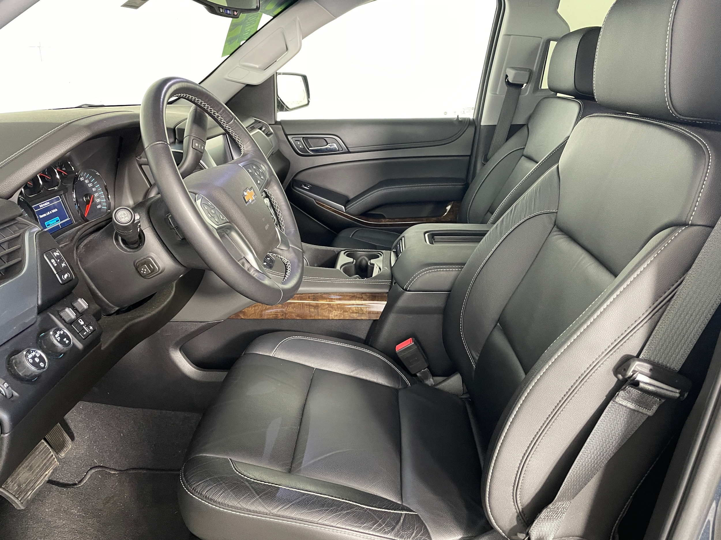 2019 Chevrolet Tahoe LT photo 2