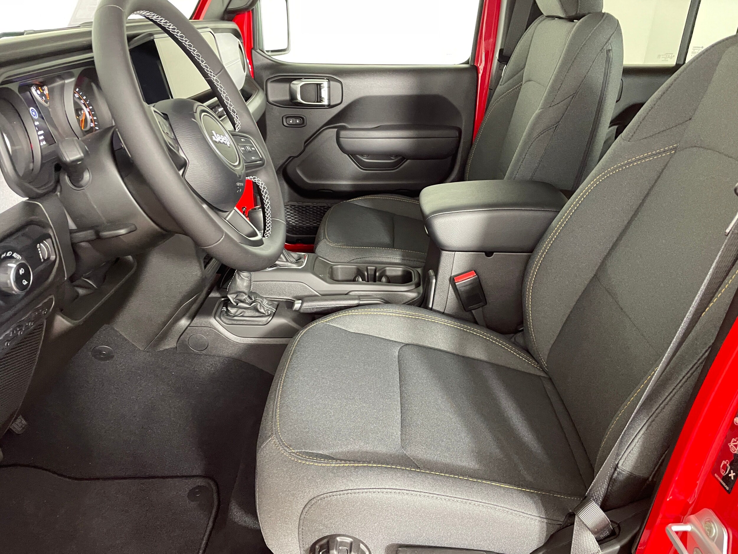 2025 Jeep Gladiator Sport photo 2