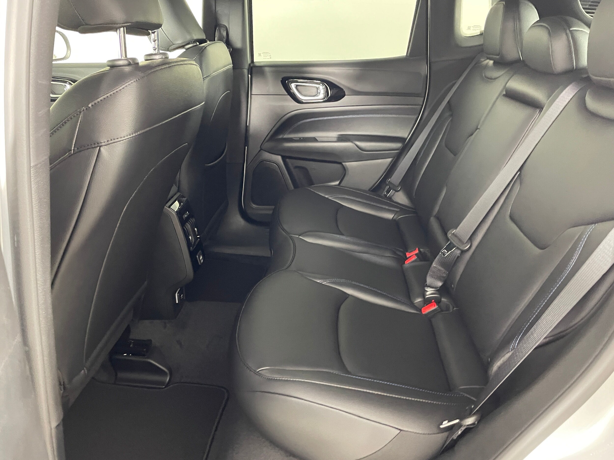 2026 Jeep Compass Limited Altitude photo 2