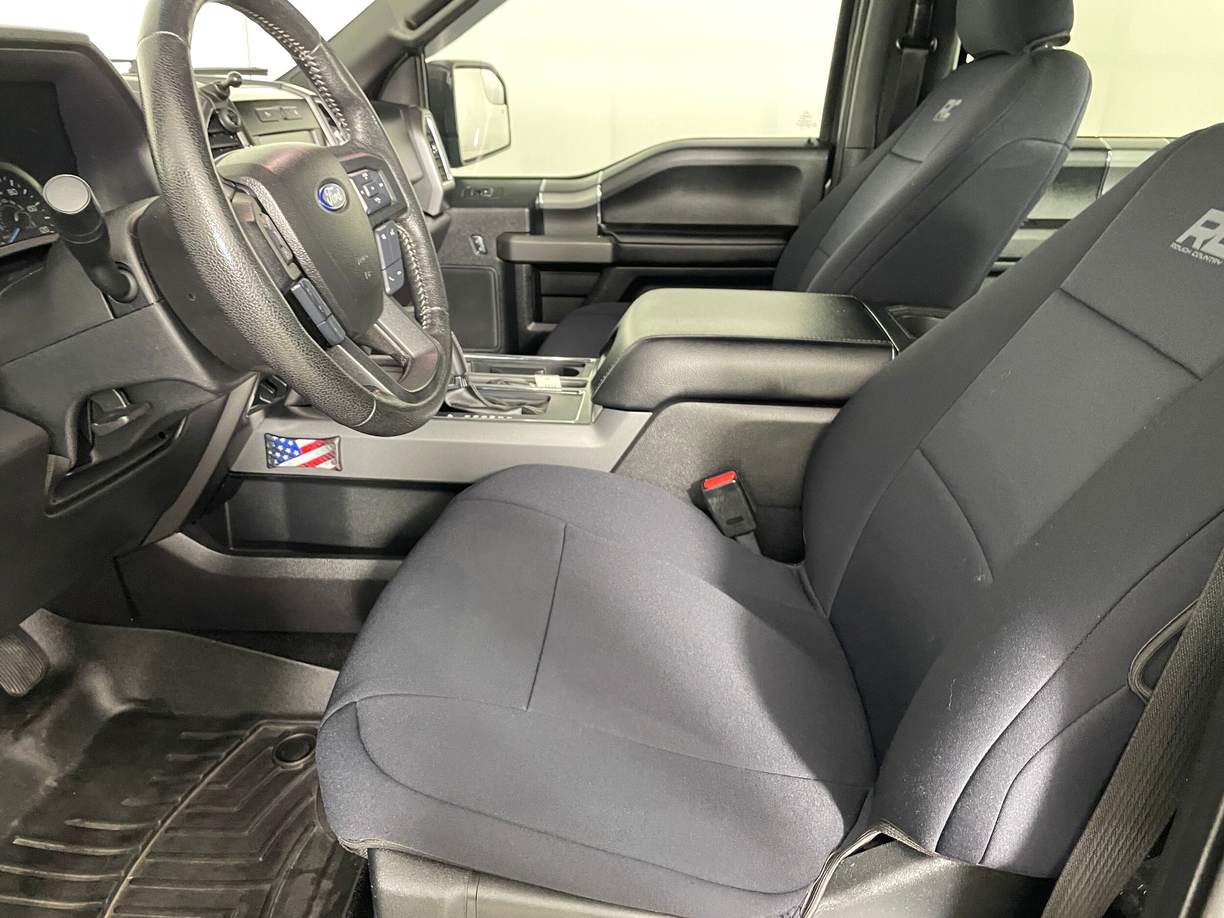 2016 Ford F-150 XLT photo 2