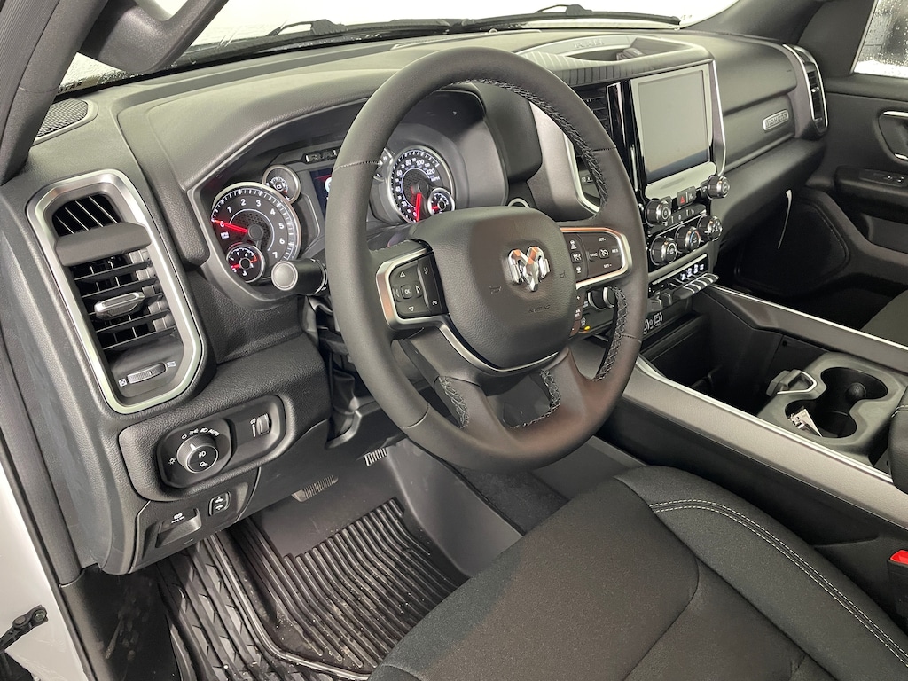 New 2026 Ram 1500 BIG HORN CREW CAB 4X4 5'7 BOX Pickup