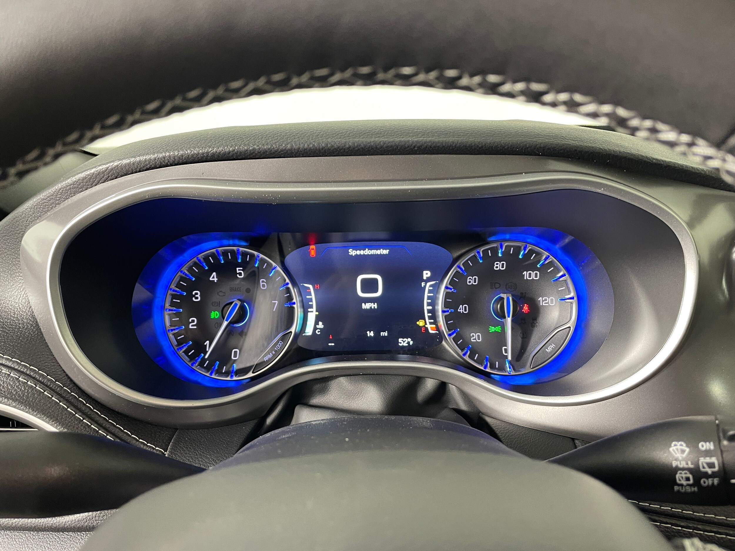 2026 Chrysler Pacifica photo 3