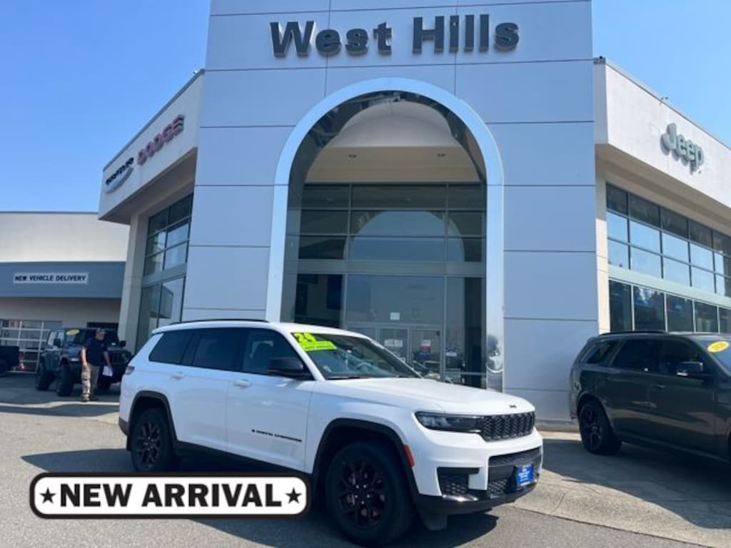 Used 2024 Jeep Grand Cherokee L Laredo SUV