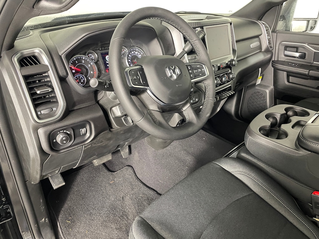 New 2026 Ram 2500 BIG HORN CREW CAB 4X4 6'4 BOX Pickup