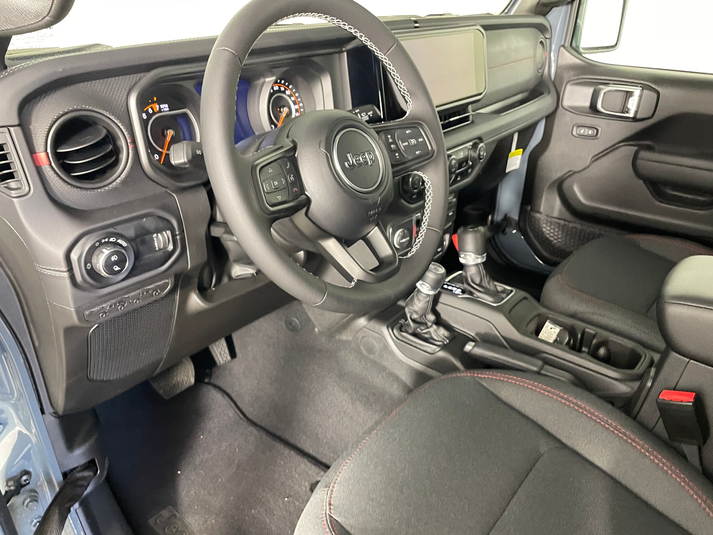 2025 Jeep Gladiator Rubicon photo 2