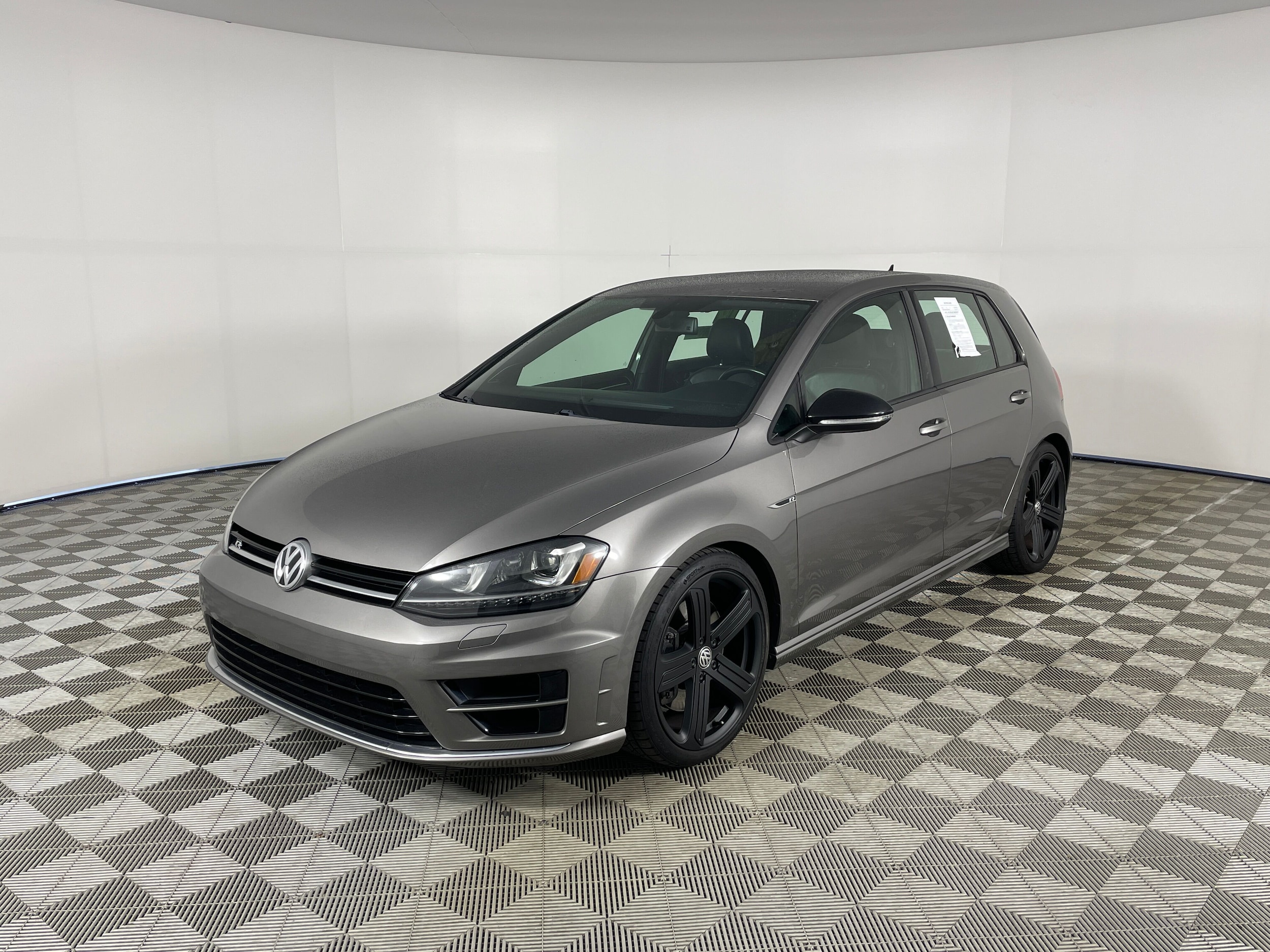 2016 Volkswagen Golf R
