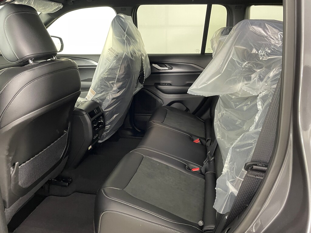 New 2025 Jeep Grand Cherokee ALTITUDE 4X4 Sport Utility