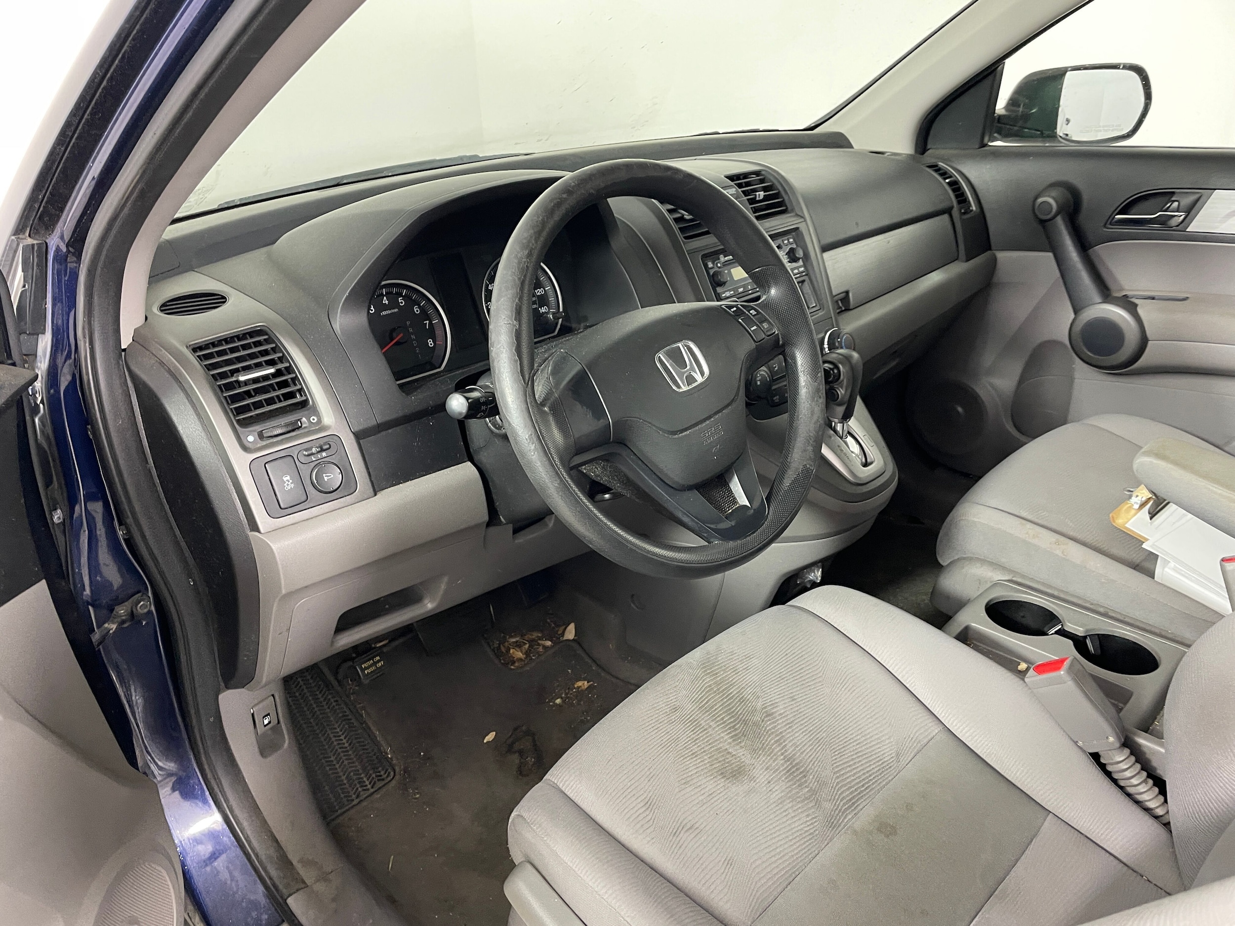 2010 Honda CR-V LX photo 3