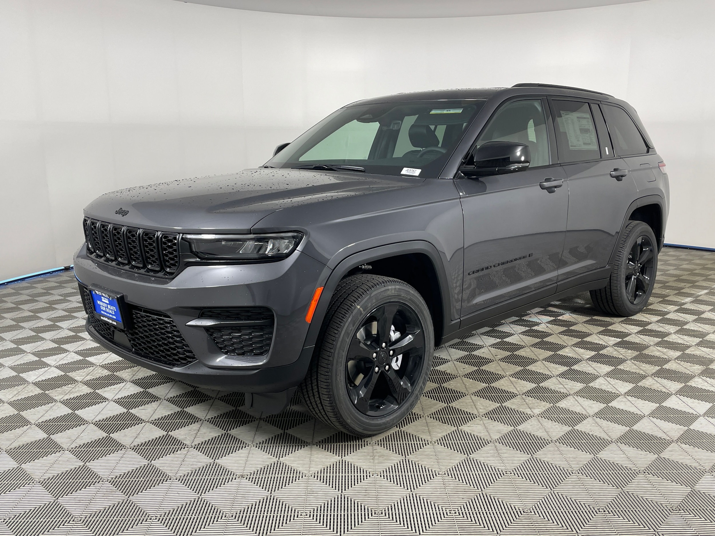 2025 Jeep Grand Cherokee Altitude's photo