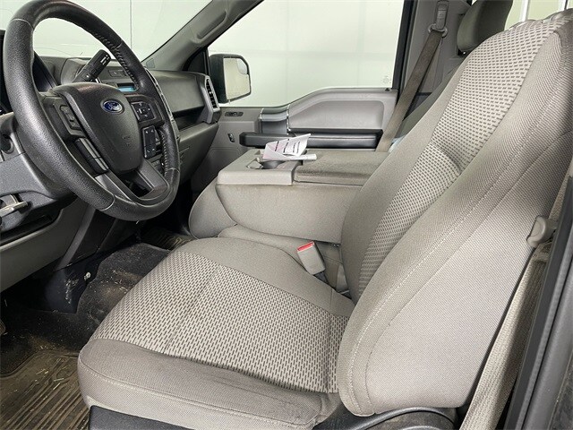 2016 Ford F-150 XLT photo 2