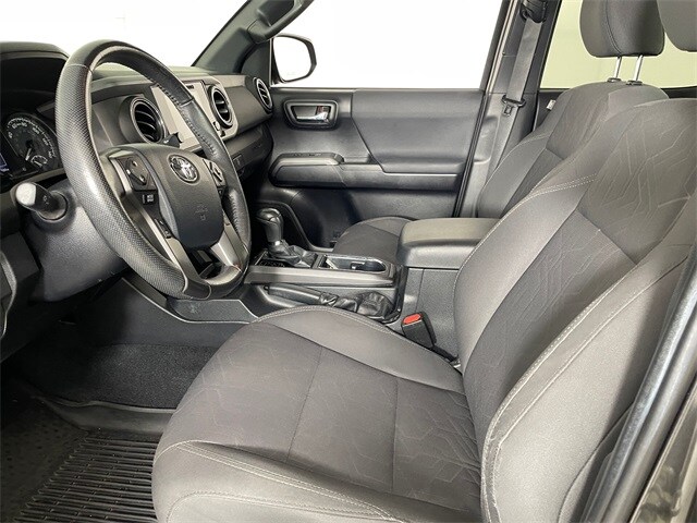 2019 Toyota Tacoma TRD Sport V6 photo 2