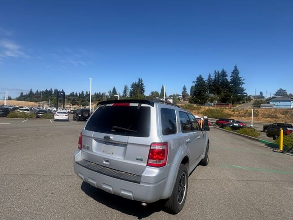 Used 2010 Ford Escape XLT SUV