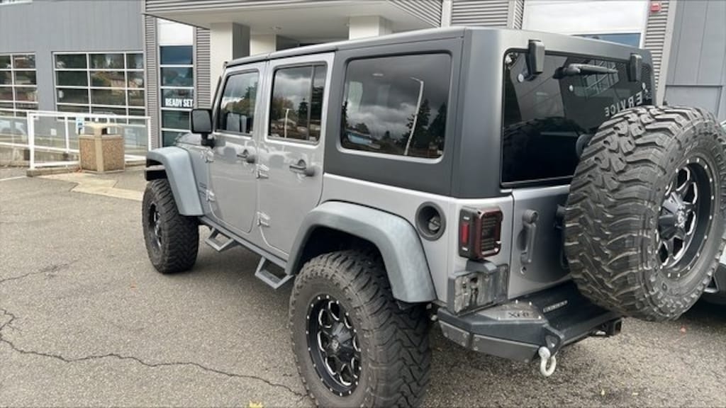 Used 2014 Jeep Wrangler Unlimited Sport 4x4 SUV