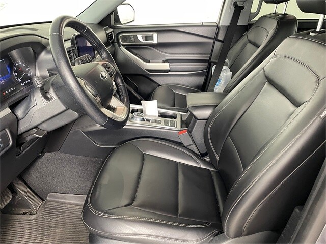 2021 Ford Explorer XLT photo 2