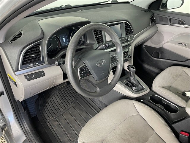 2018 Hyundai Elantra SEL photo 2