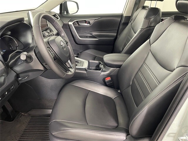 2023 Toyota RAV4 Hybrid XLE Premium photo 2