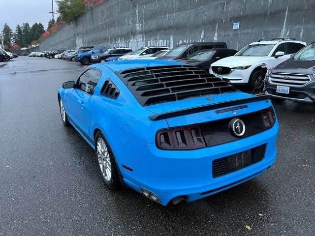 2014 Ford Mustang V6 Premium photo 2