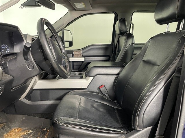 2017 Ford F-350 Lariat photo 2