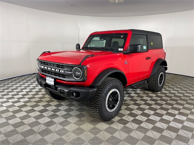 2024 Ford Bronco Black Diamond photo 3