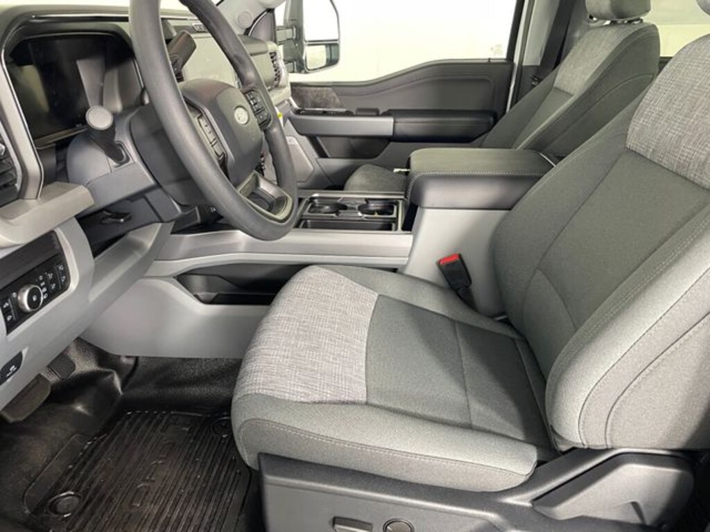 New 2026 Ford F-250 XLT Truck Crew Cab