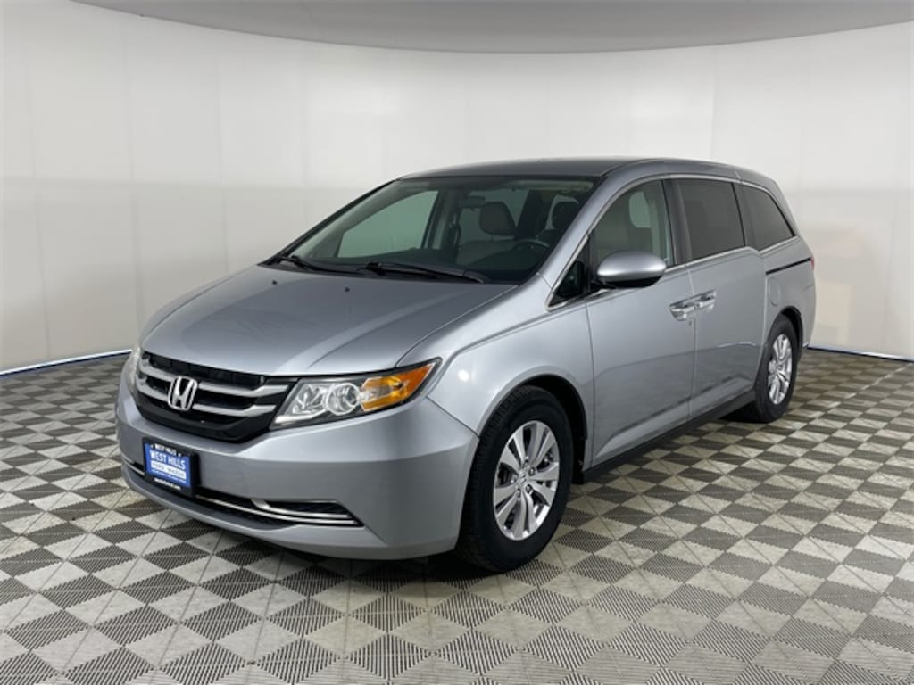 Used 2016 Honda Odyssey SE Van Passenger Van