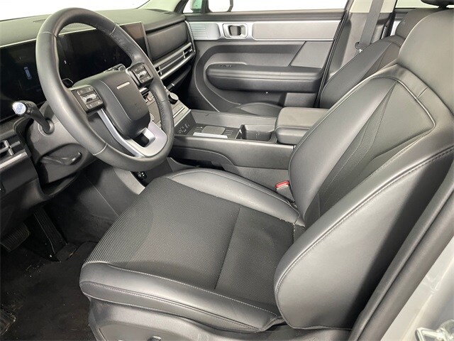 2025 Hyundai Santa Fe SEL photo 2
