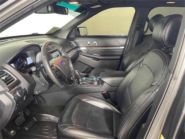 2016 Ford Explorer Limited photo 2