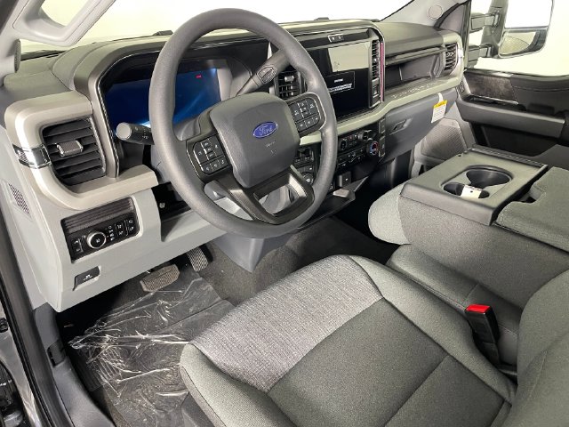 New 2027 Ford F-350 XLT Truck Crew Cab