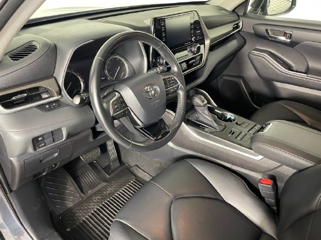Used 2020 Toyota Highlander XLE SUV