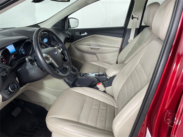 2016 Ford Escape Titanium photo 2