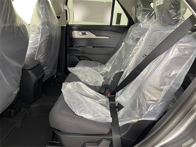 2025 Ford Explorer photo 4