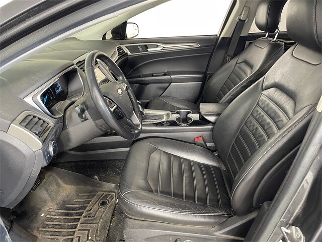 2015 Ford Fusion Hybrid SE photo 2
