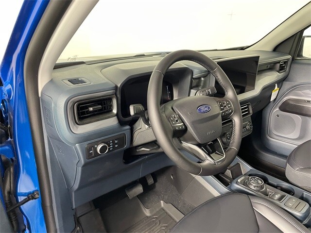 2025 Ford Maverick Lariat photo 2